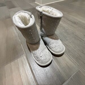 Eva & Zoe Sparkly Gray Kids Boots